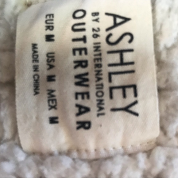 Ashley’s coat size medium in excellent condition - Picture 2 of 4